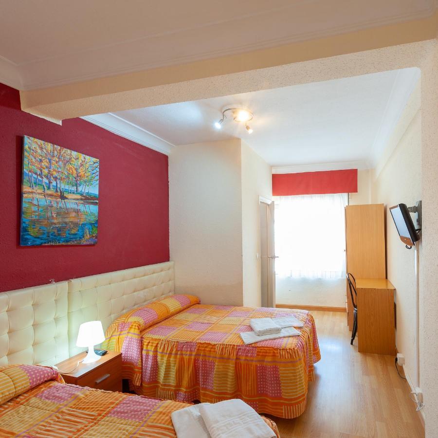 Hostal Manjon Burgos Exterior photo